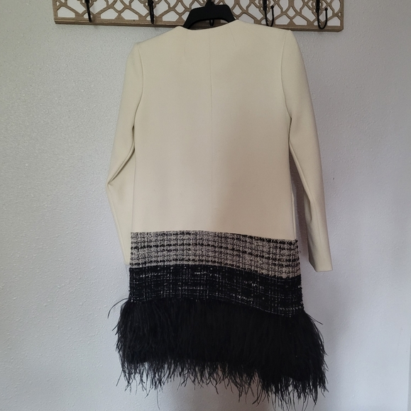 ASO Scream Queens Milly white feathered trim coat - Picture 6 of 7